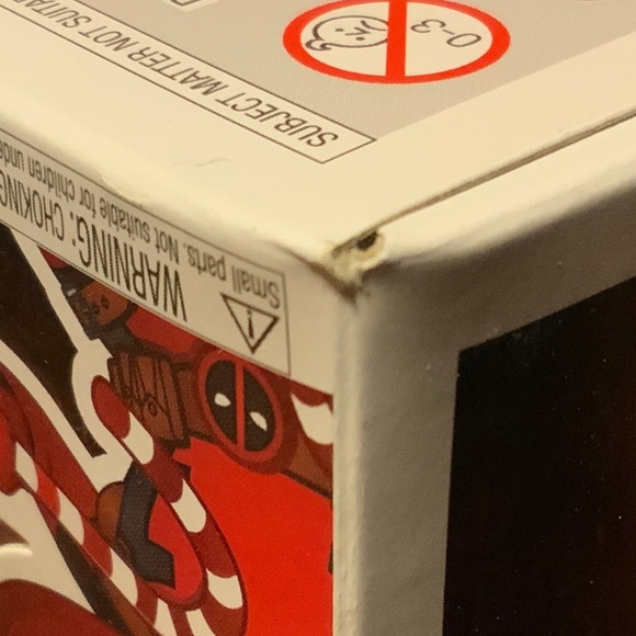 Funko POP! Deadpool #400 With candy canes - Picture 7 of 9